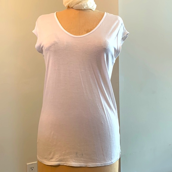 Trove white cap sleeve low cut neckline Tshirt - Picture 2 of 5